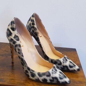 FSJ Black and Gray Animal Print Heels